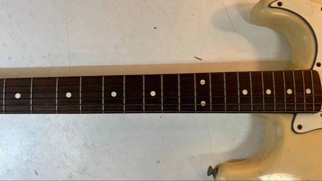 Fender Stratocaster アイボリー エレキギター