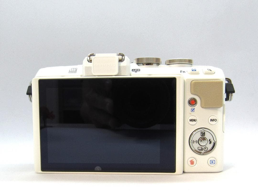 \"ショット数368回\" OLYMPUS PEN E-PL7 ダブルズームキット