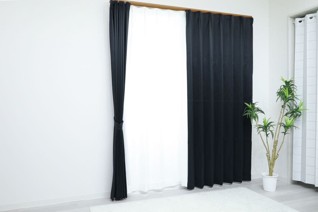 shine　1級遮光防炎カーテン　BK 200㎝×250㎝ 2枚