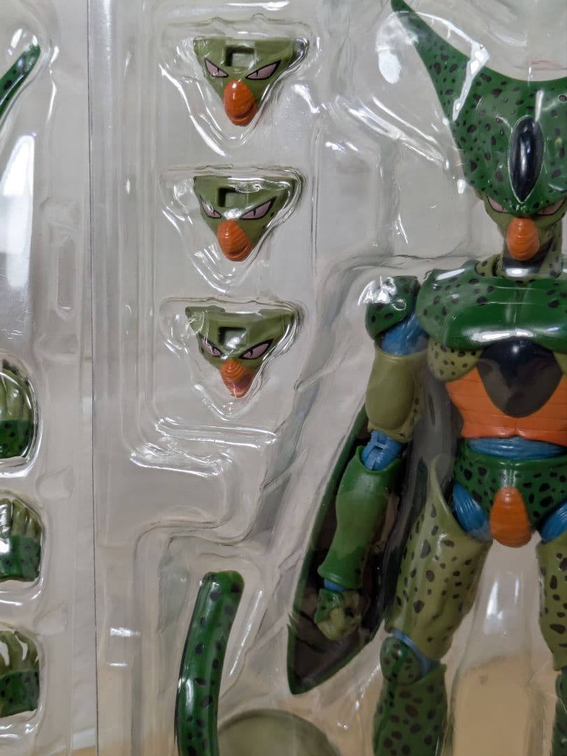 新品未使用 S.H.Figuartsセル 第一形態 ドラゴンボールZ