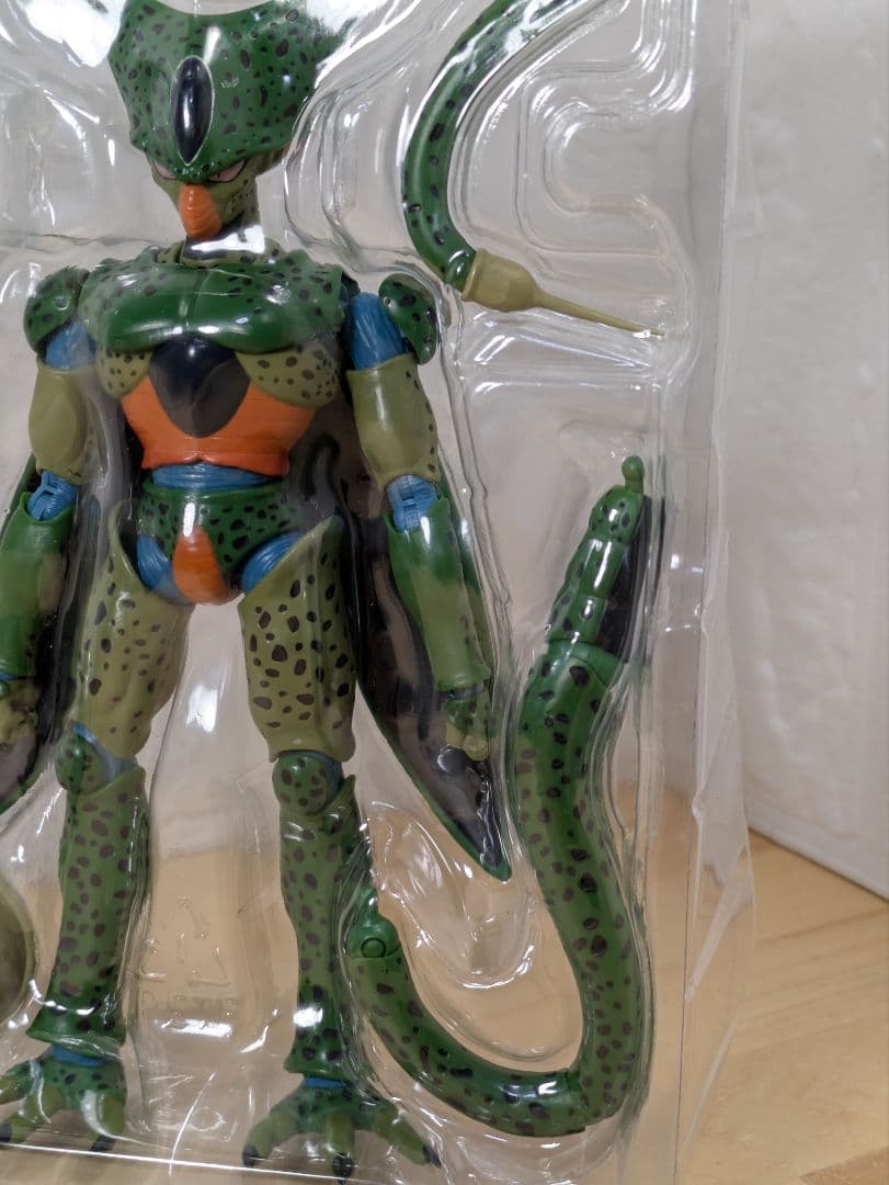 新品未使用 S.H.Figuartsセル 第一形態 ドラゴンボールZ
