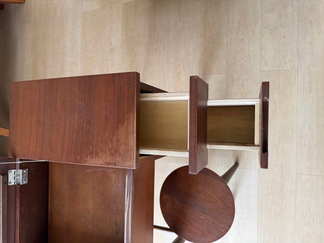 大北家具　木製ドレッサーとスツールセット