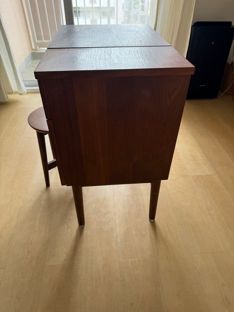 大北家具　木製ドレッサーとスツールセット