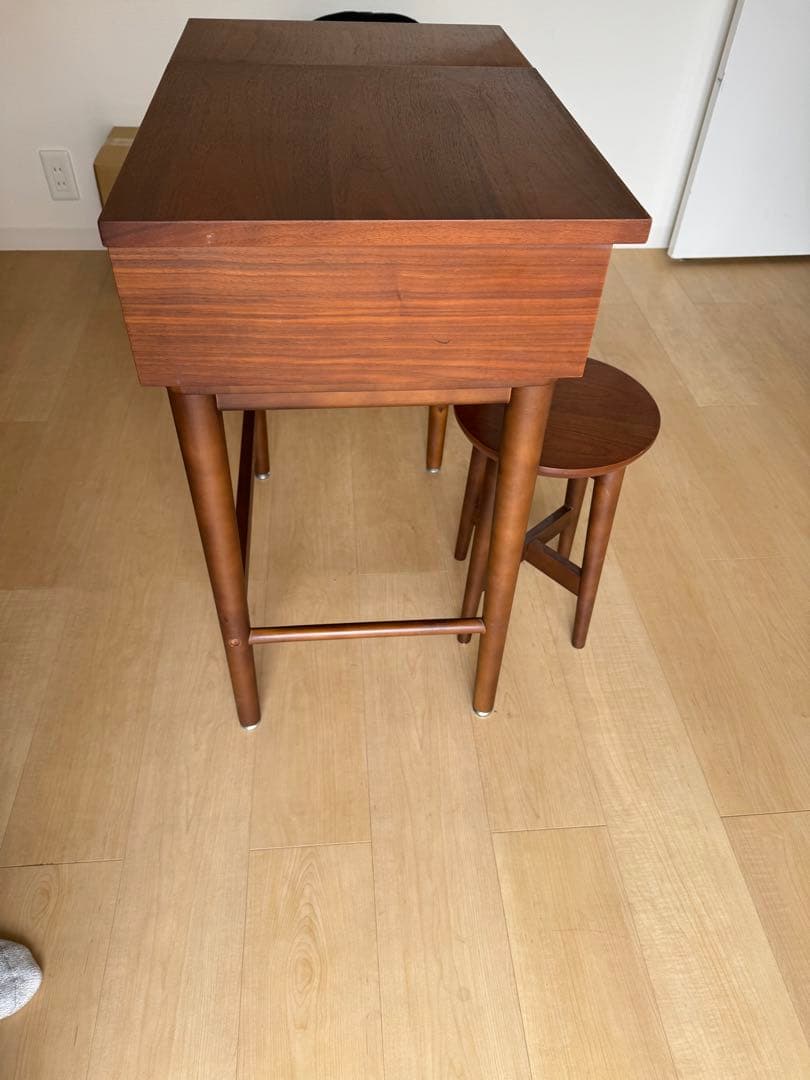 大北家具　木製ドレッサーとスツールセット