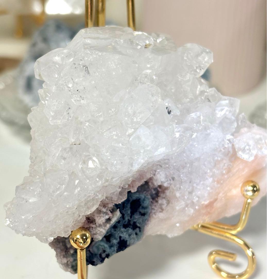 高品質　ダイヤモンドアポフィライト　ピンクスティルバイト　原石　クラスター