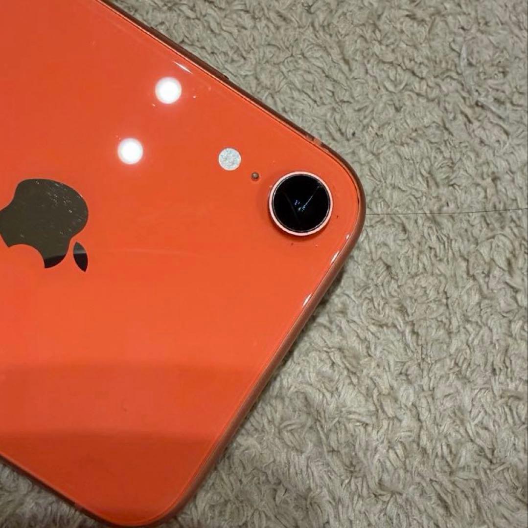 コーラル サーモンピンク iPhone XR ひび割れあり 本体