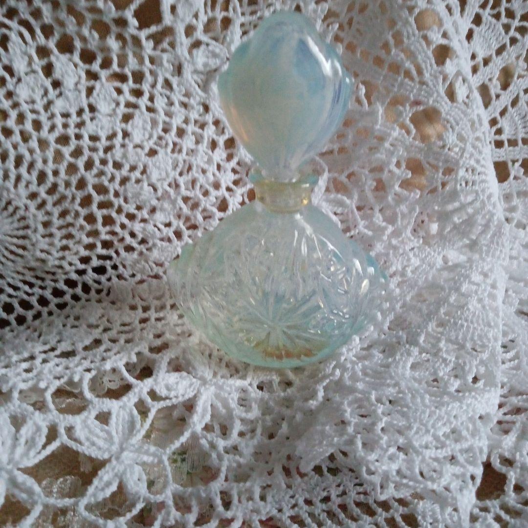 ウランオパールセント香水瓶