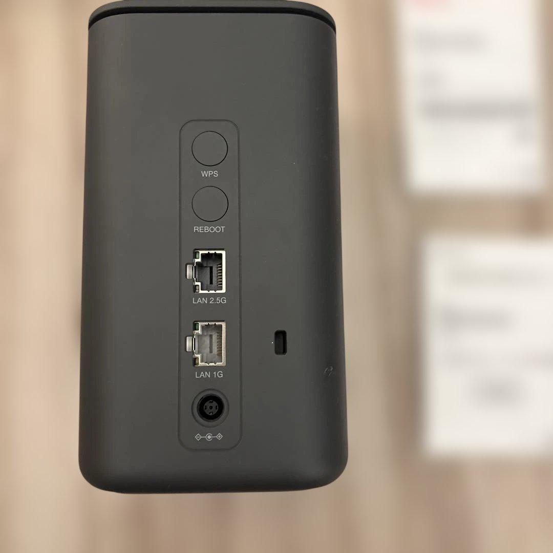 NTTドコモ 5G HR02 ホームルーターdocmo 2ヶ月使用美品