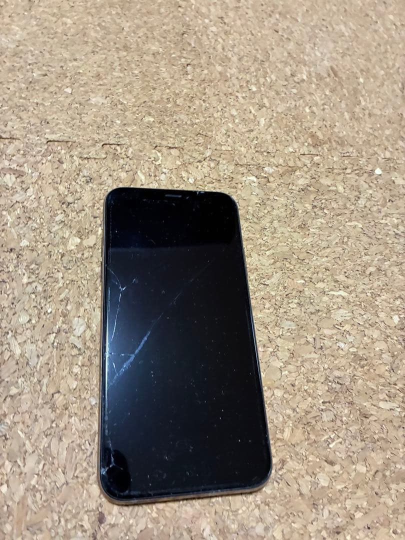 iPhone Xs 64GB 正面背面ヒビ有