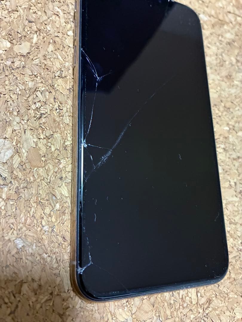iPhone Xs 64GB 正面背面ヒビ有