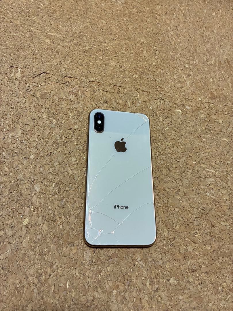 iPhone Xs 64GB 正面背面ヒビ有