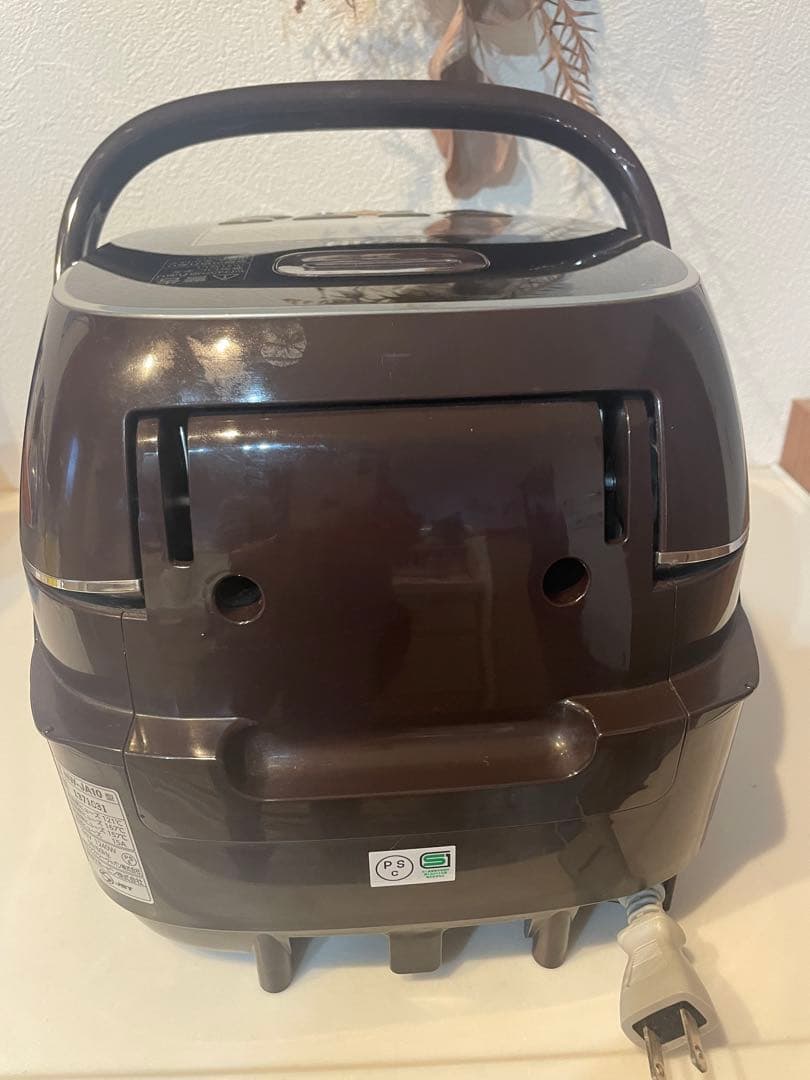 象印ZOJIRUSHI 炊飯器　圧力IH 極め炊き NW-JA10型