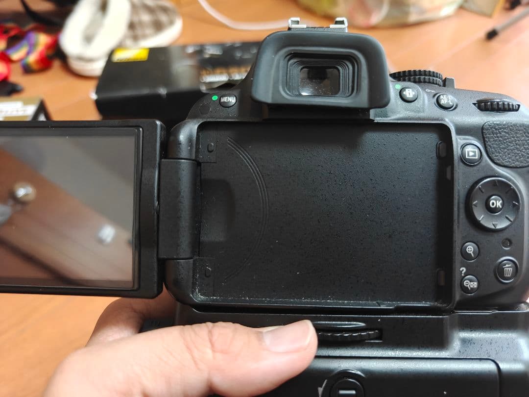 【極美品】 Nikon D5200 バッテリーグリップ付