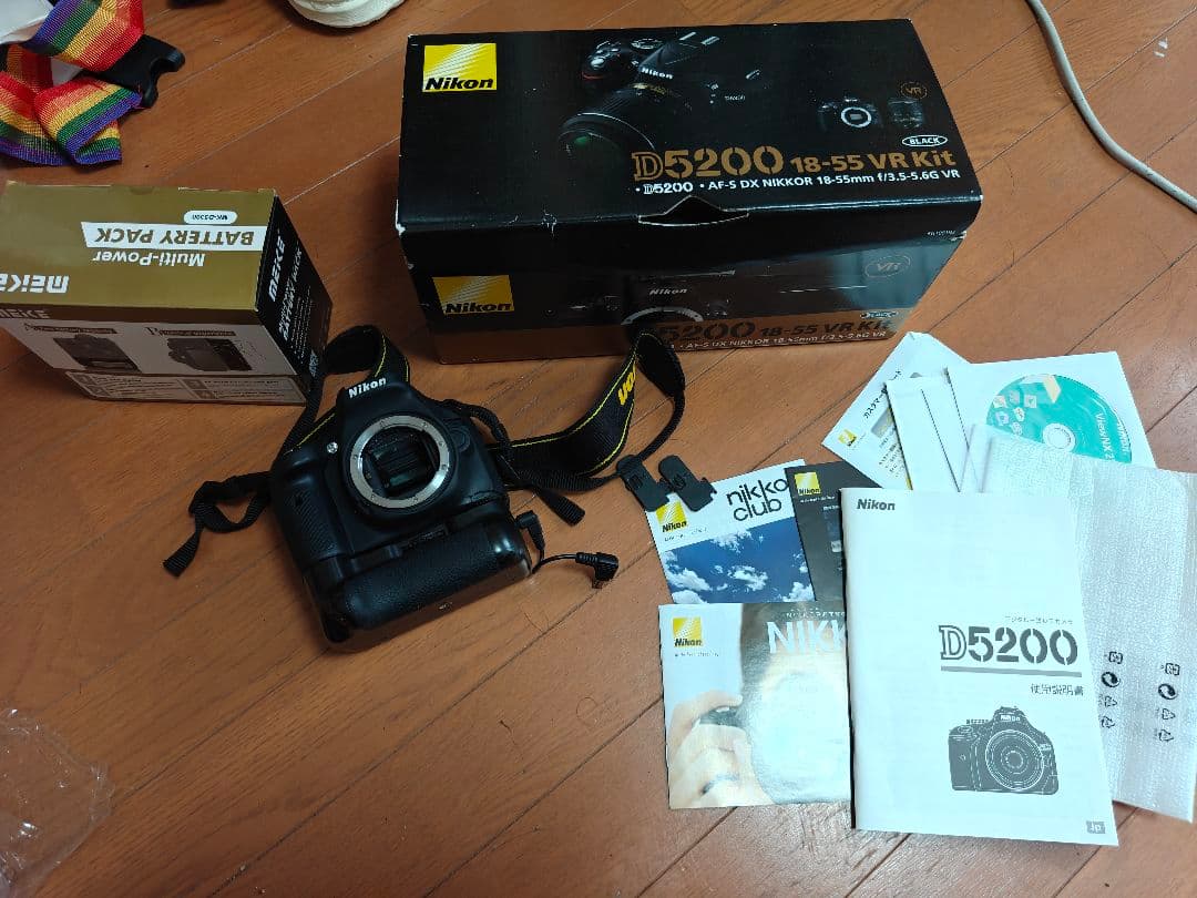 【極美品】 Nikon D5200 バッテリーグリップ付