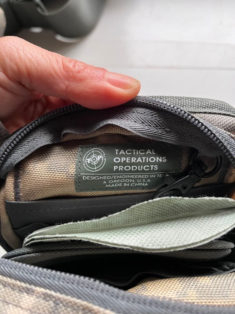 迷彩ショルダーバッグ