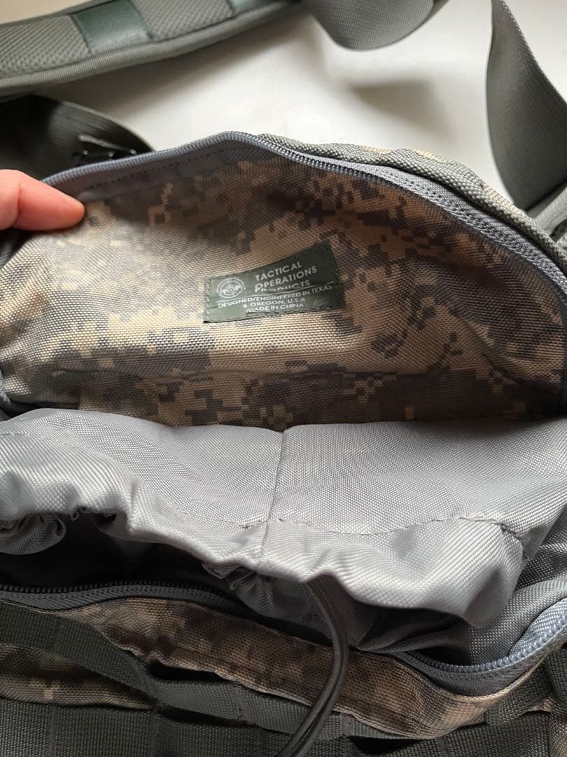 迷彩ショルダーバッグ