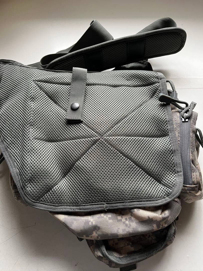 迷彩ショルダーバッグ