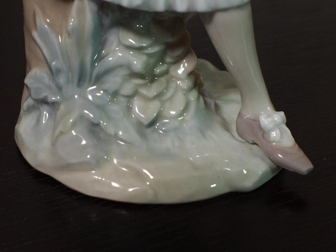 ★LLADRO　リヤドロ　花籠を持つ乙女　美品