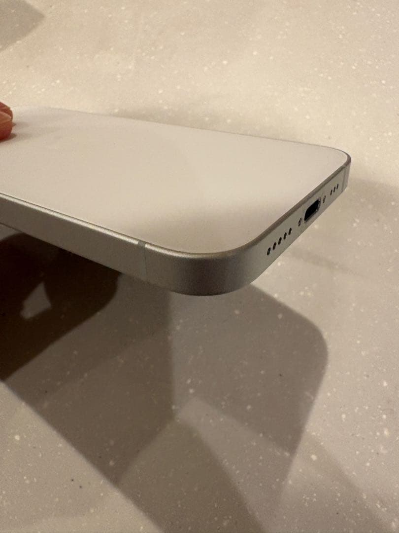 iPhone16e バッテリー100% 美品 保証有り