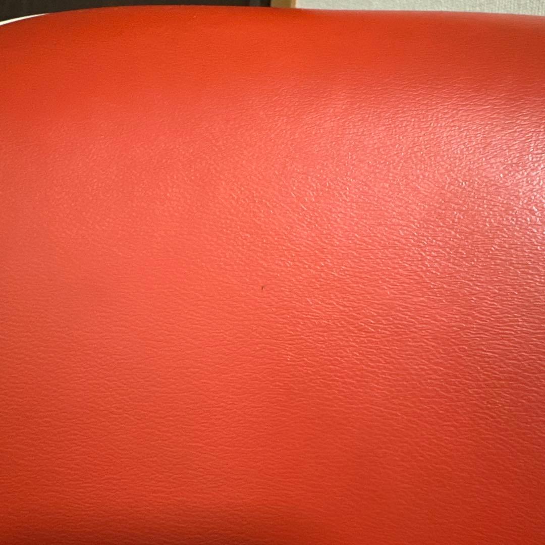 イームズチェア　スタッキングベース　オレンジ2