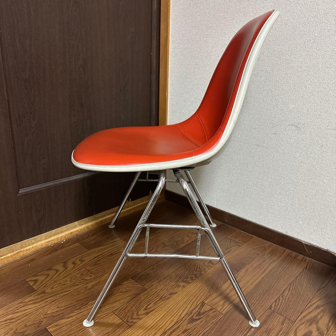 イームズチェア　スタッキングベース　オレンジ2