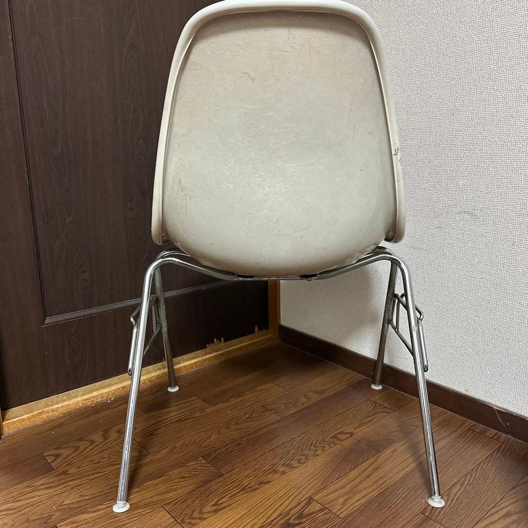 イームズチェア　スタッキングベース　オレンジ2