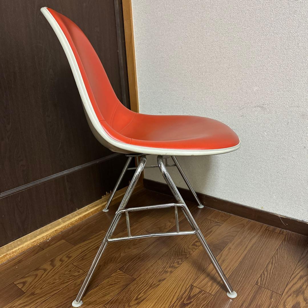 イームズチェア　スタッキングベース　オレンジ2