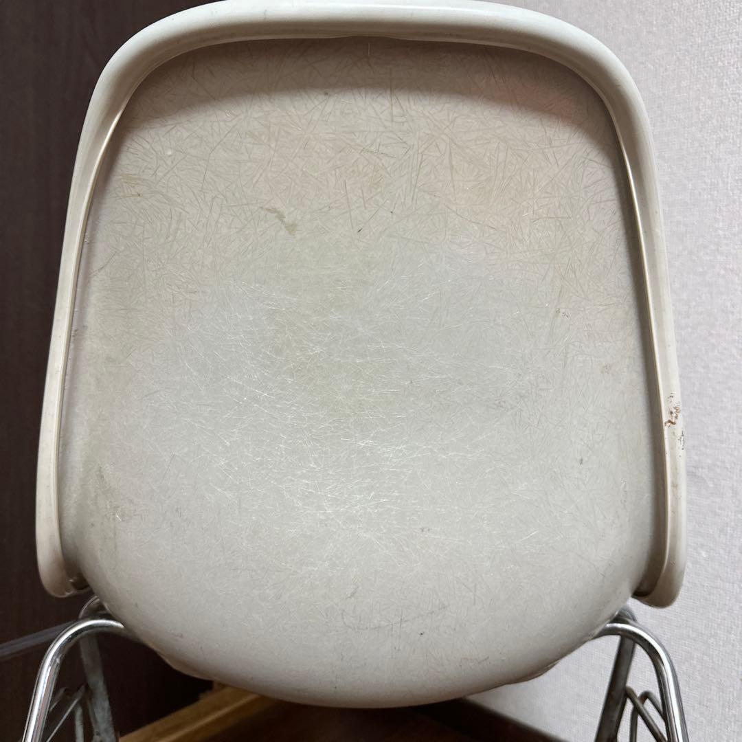 イームズチェア　スタッキングベース　オレンジ2