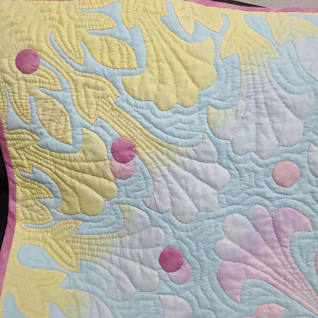 ハワイアンキルトタペストリー　1メートルサイズ　エンジェルストランペット