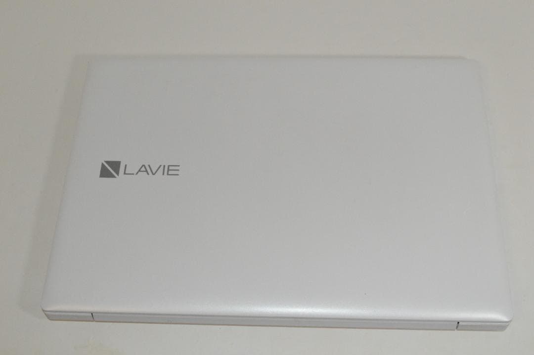 ホワイトLAVIE第9世代Celelon/8G/新品SSD256Gバッテリー良好
