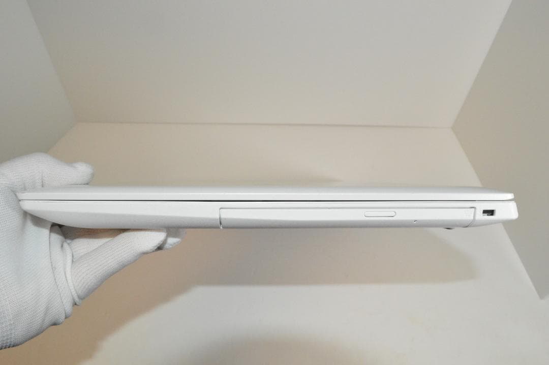 ホワイトLAVIE第9世代Celelon/8G/新品SSD256Gバッテリー良好