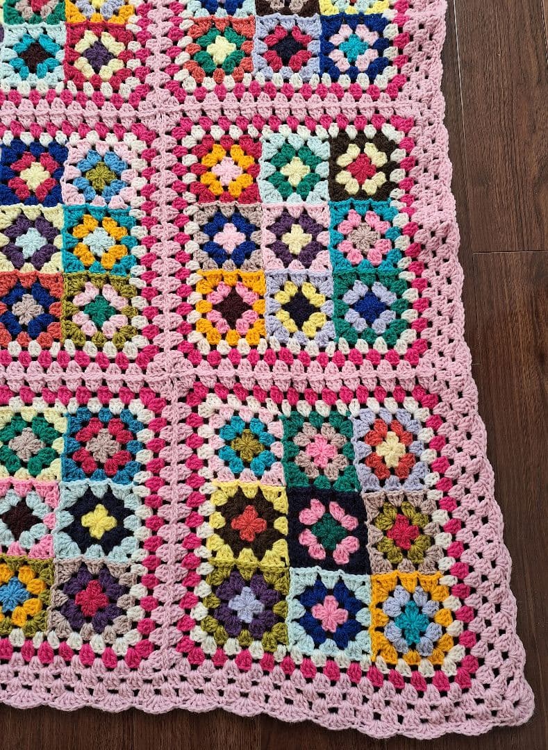 手編みモチーフマルチカバー