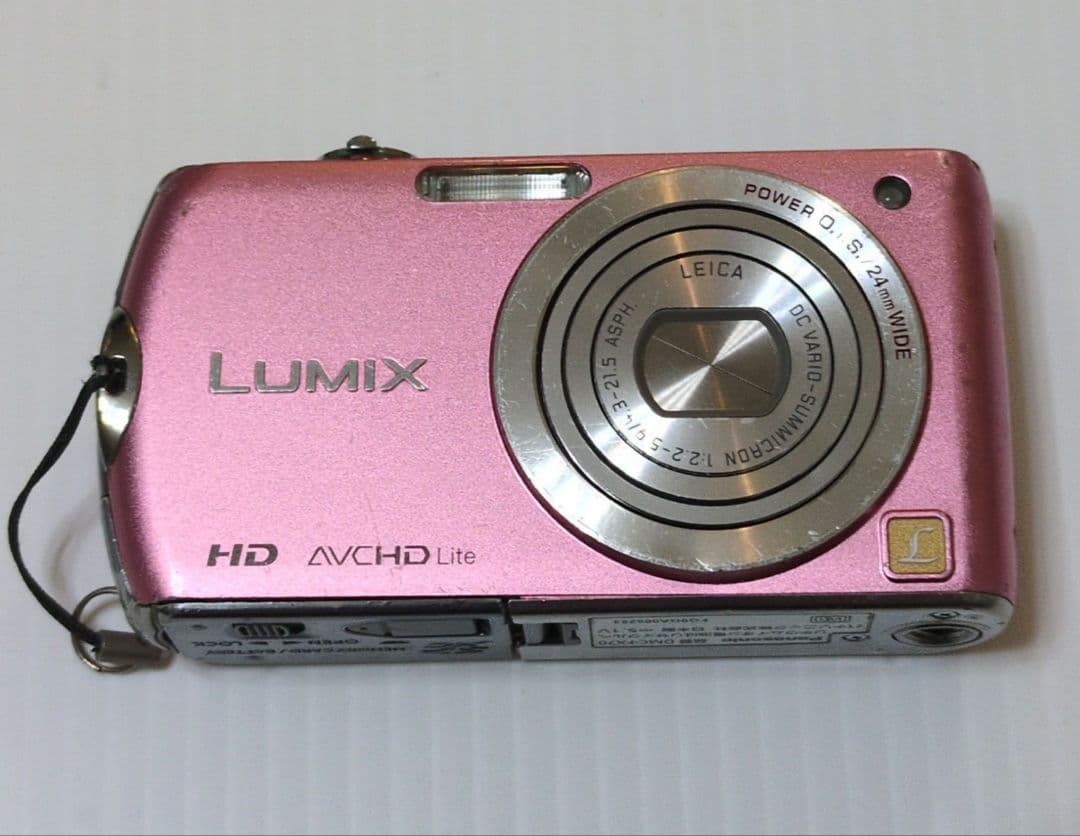 週末値下げ〜Panasonic Lumix コンパクトデジタルカメラ ピンク