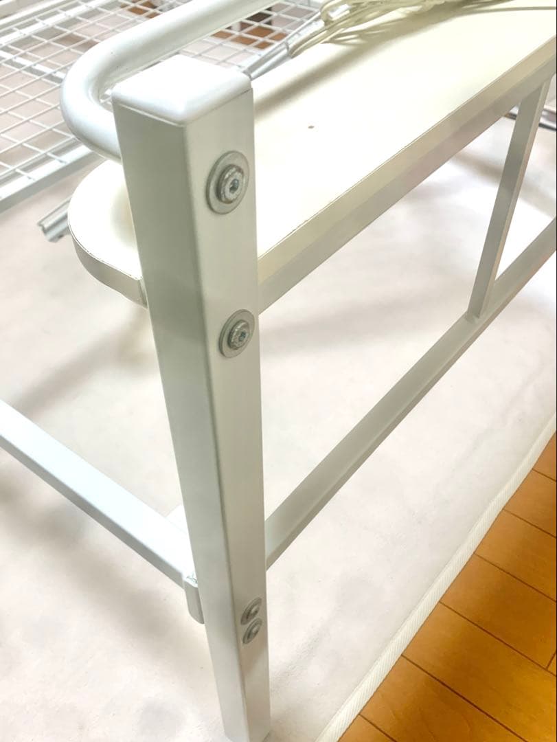 ニトリ シングルベッドフレーム ホワイト メッシュ構造 宮付き