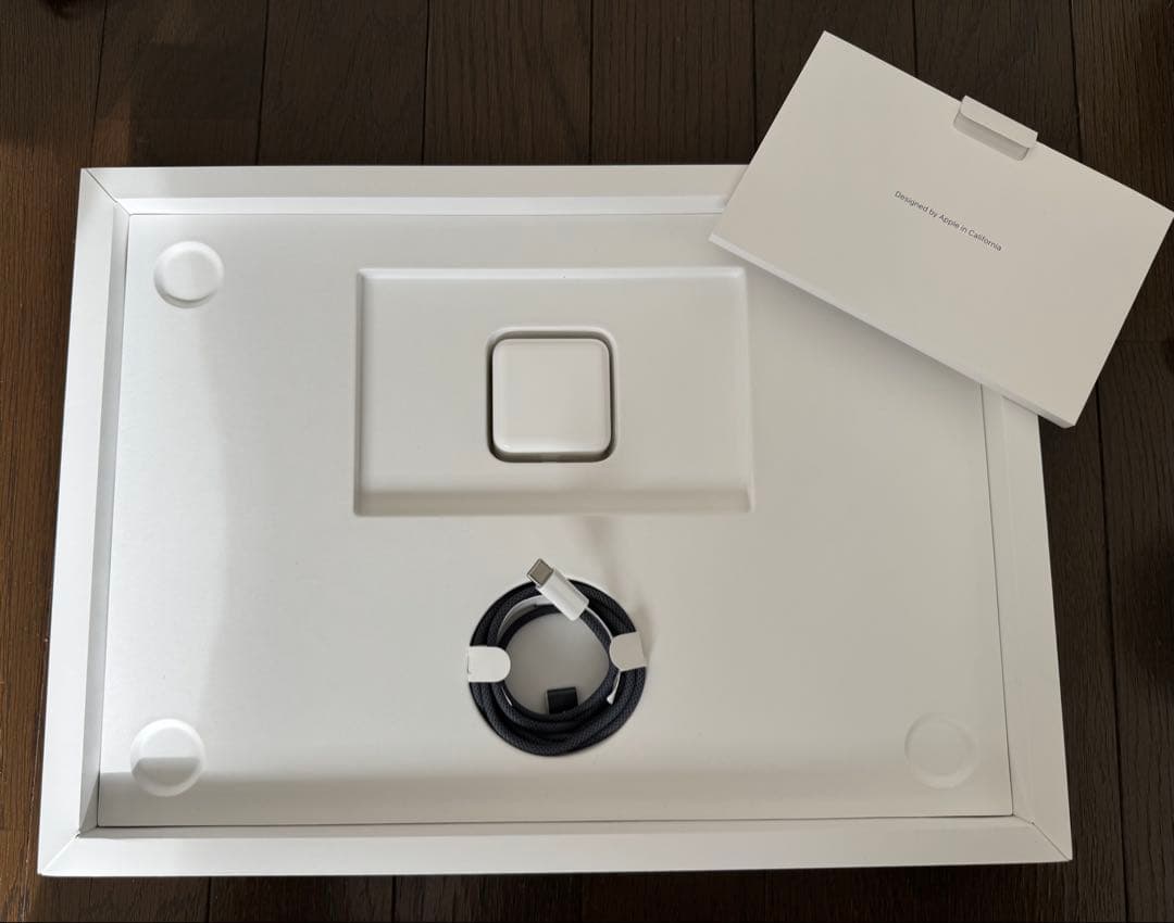 MacBook Air M3 16GB 256GB 15.3インチ