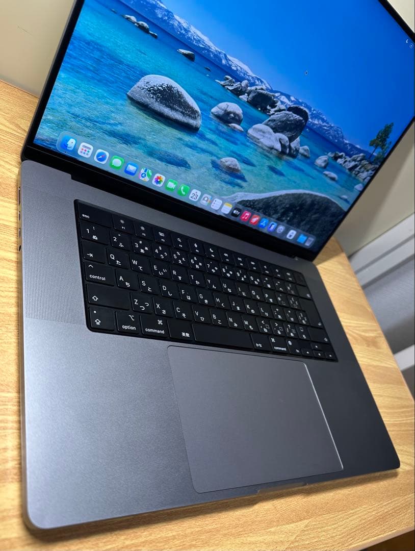 美品Macbook Pro M1 16inch,メモリ32Gb,SSD512Gb