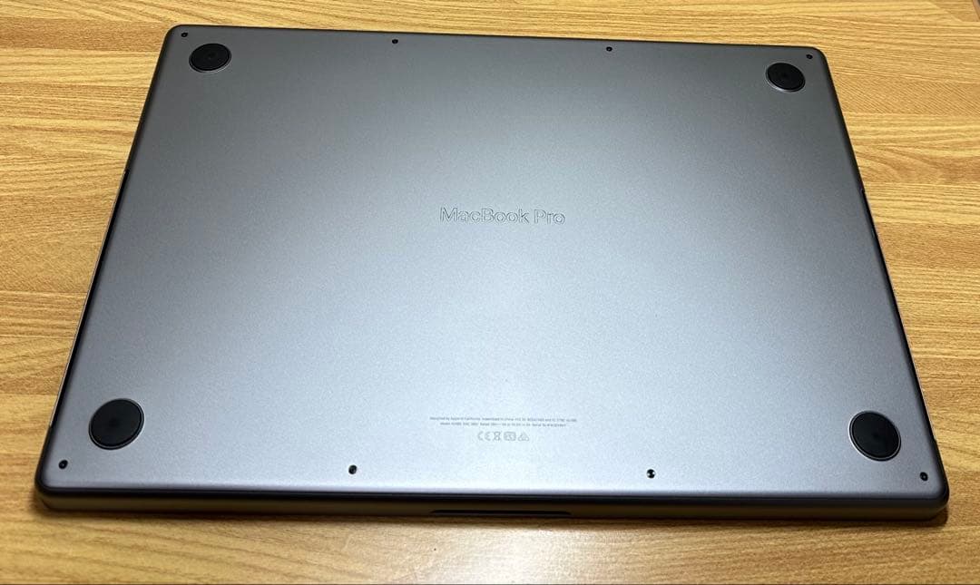 美品Macbook Pro M1 16inch,メモリ32Gb,SSD512Gb