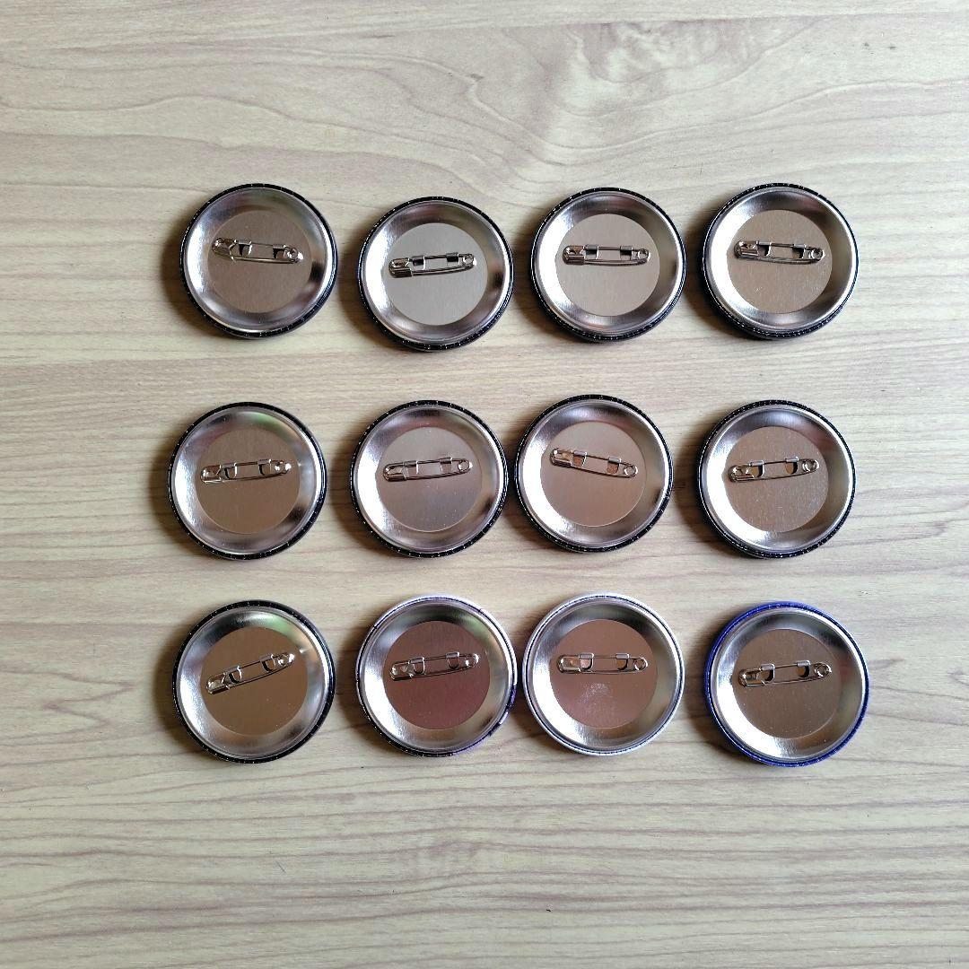 フェイクドキュメンタリーQ　缶バッジ12個