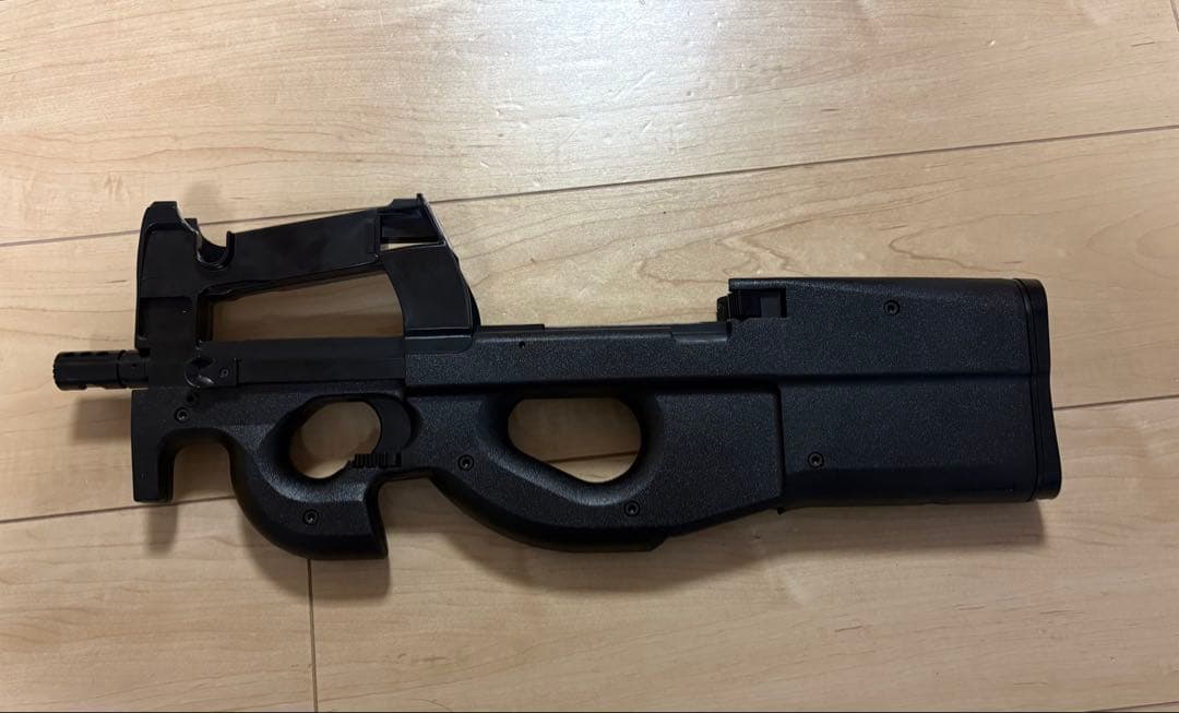 P90EG 電動ガン バッテリー・マガジン付き