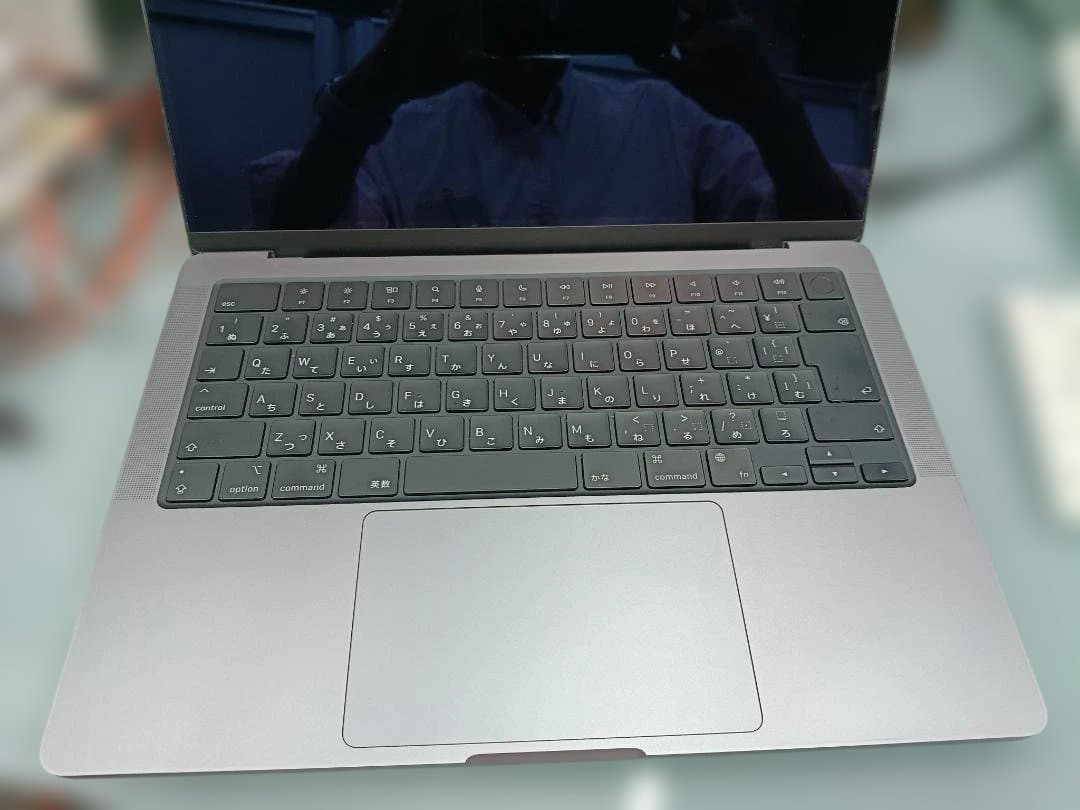 【美品】MacBook Pro M3シルバー 本体