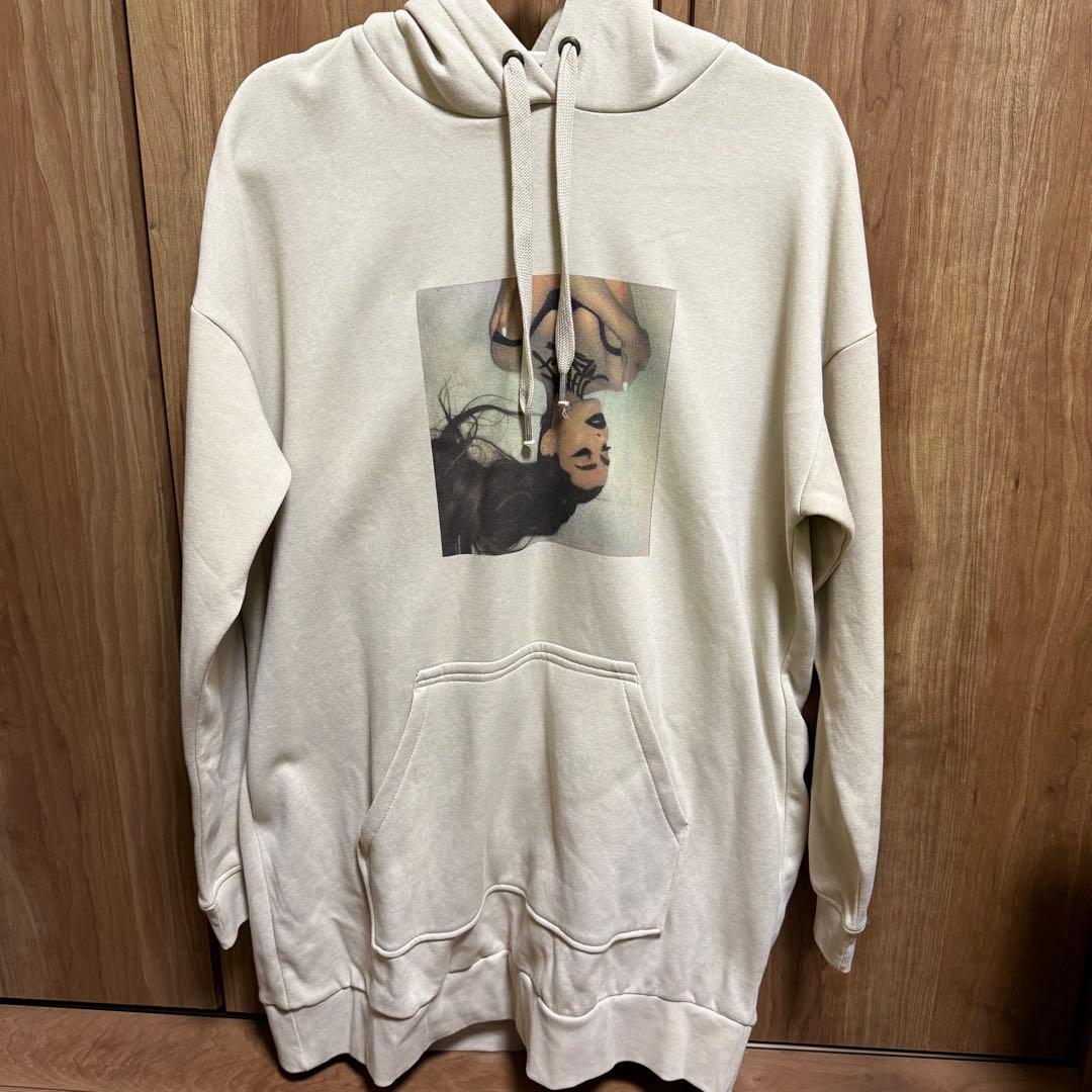 〚新品未使用〛 Ariana Grande パーカー トレーナー Tシャツ