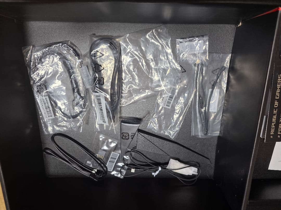 Naka　ASUS ROG CROSSHAIR VIII FORMULA