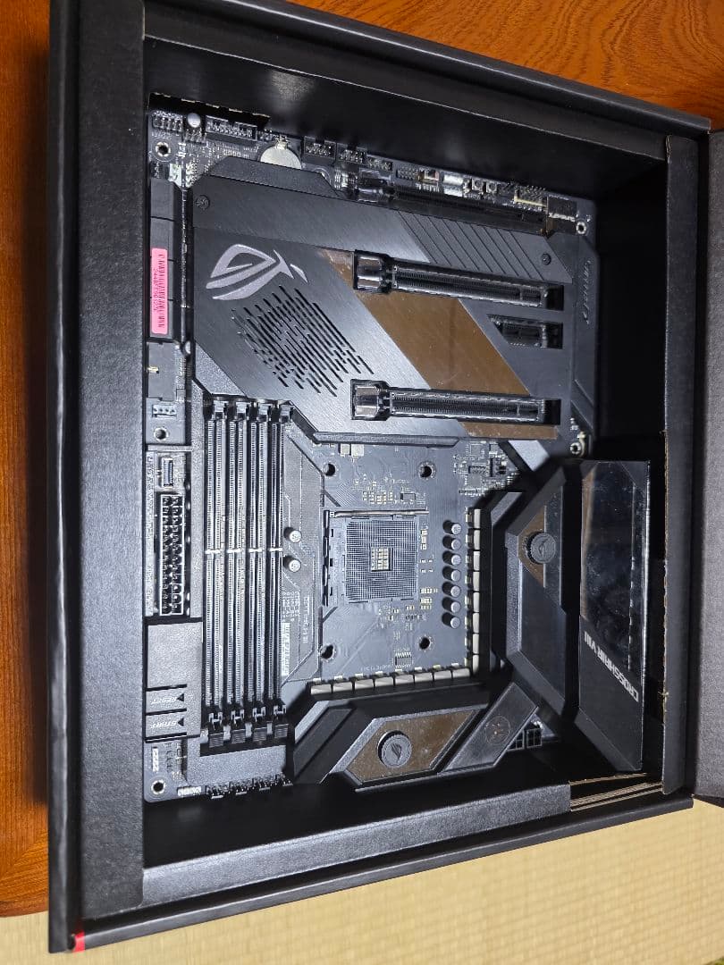 Naka　ASUS ROG CROSSHAIR VIII FORMULA