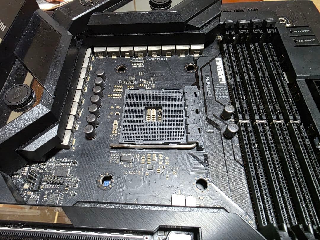 Naka　ASUS ROG CROSSHAIR VIII FORMULA