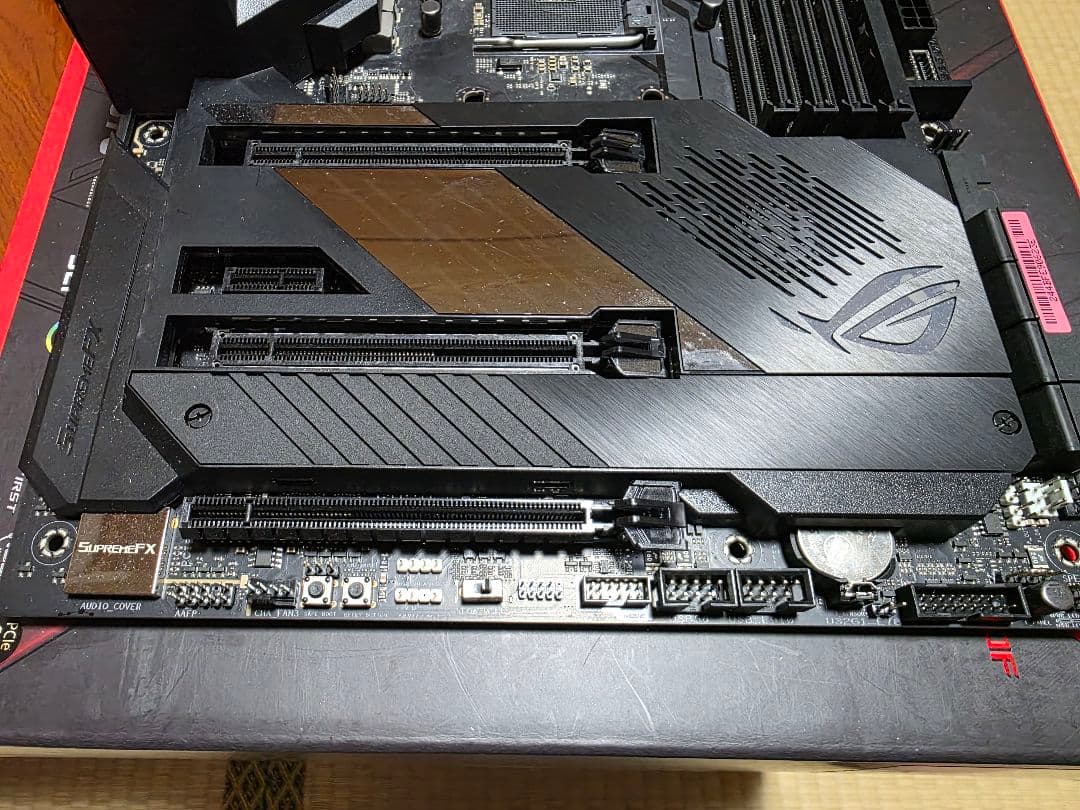 Naka　ASUS ROG CROSSHAIR VIII FORMULA