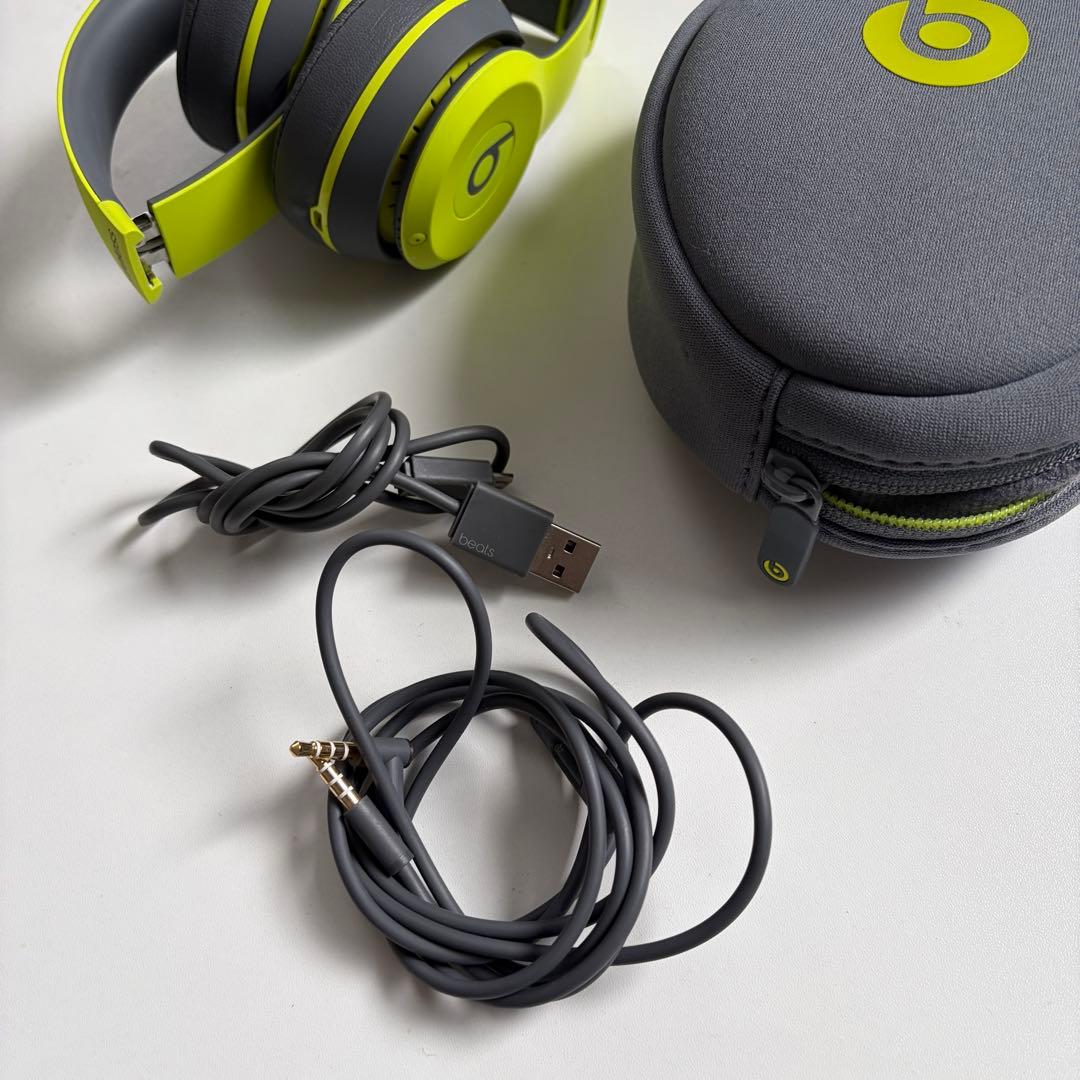 Beats solo 2 Wireless ビーツ ヘッドホン ショックイエロー