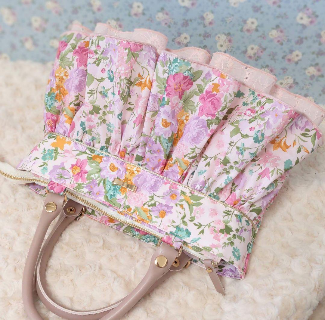 顕*様 リバティ　　ブーケパレード　新作デザイン　フラップファスナー付ドレストー