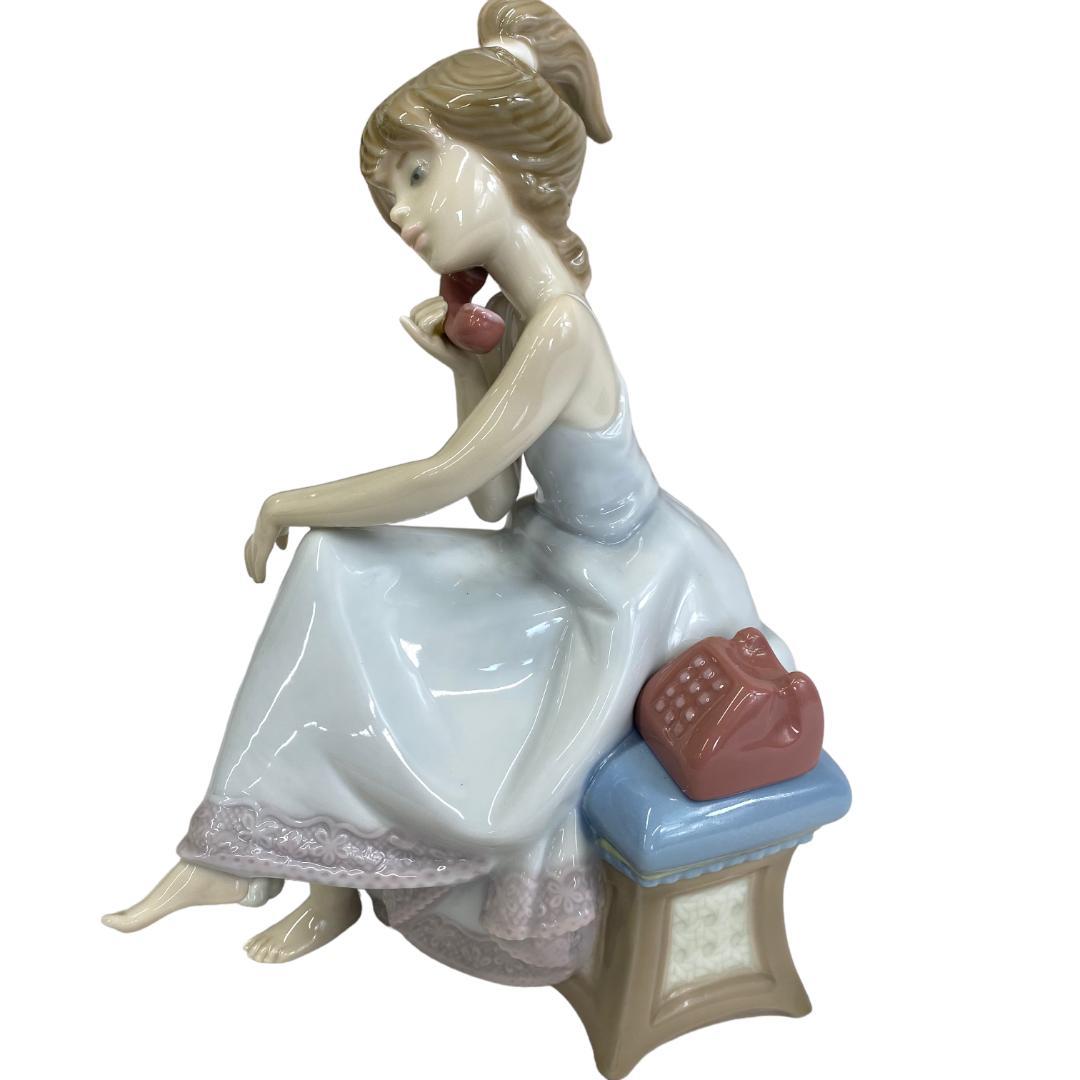 yj37 LLADRO リヤドロ No.5466 『大事な電話』 少女 犬 置物