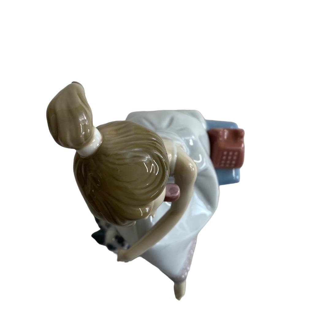 yj37 LLADRO リヤドロ No.5466 『大事な電話』 少女 犬 置物