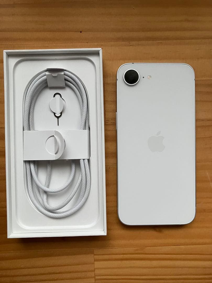 Apple iPhone 16e 128GB ホワイト SIMフリー